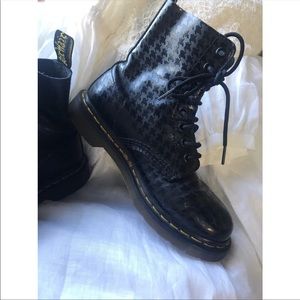 Dr. Martens black leather lace up boots size 7